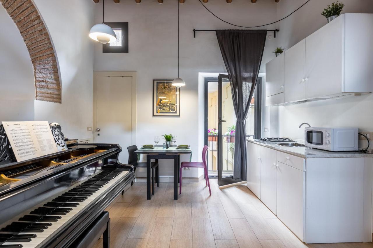 Musician Apartment Colosseo With Piano Roma Ngoại thất bức ảnh